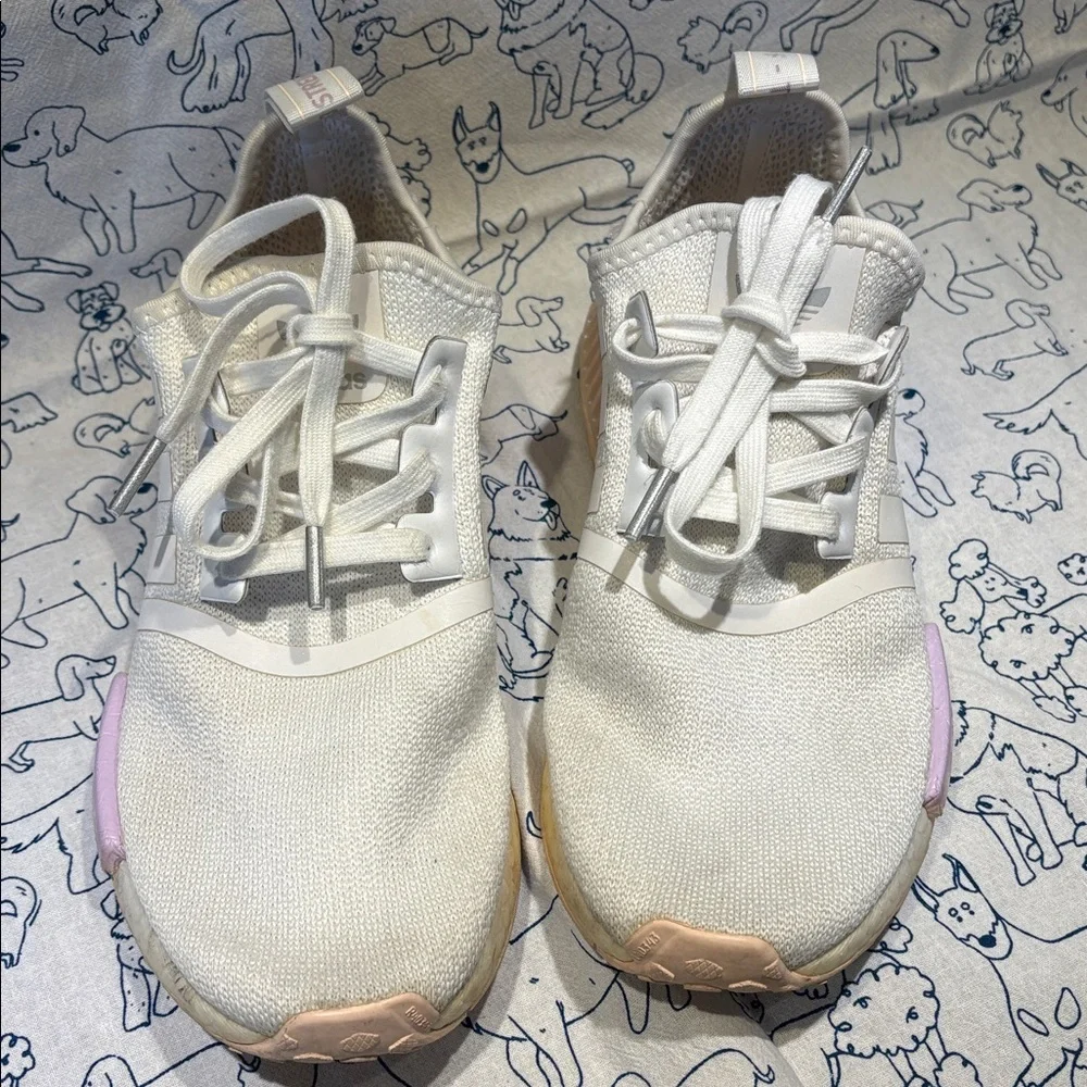 Adidas NMD_R1 sneakers White & Light Pink Runner Sneakers Woman’s Sz 6.5